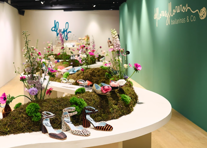 De flores y floreros llega a México: 15 años diseñando zapatos que no se repiten